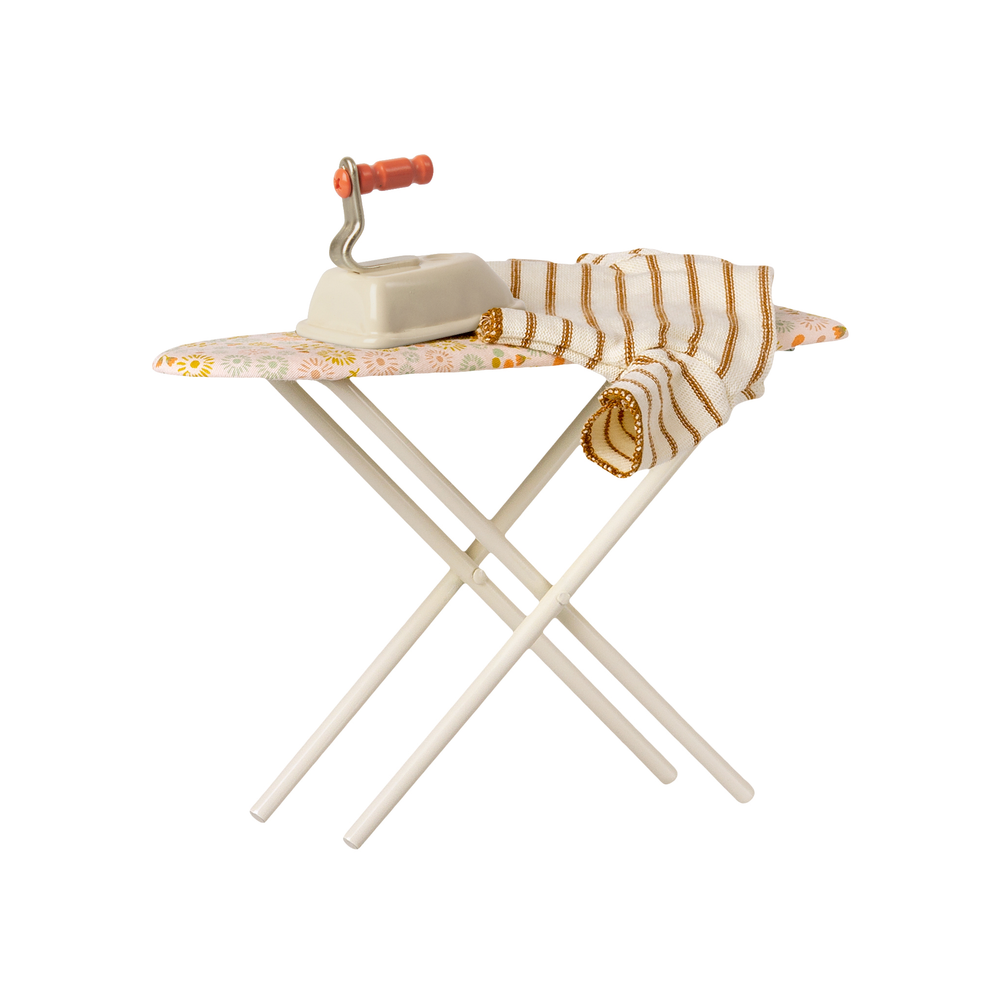 Iron & Ironing Board