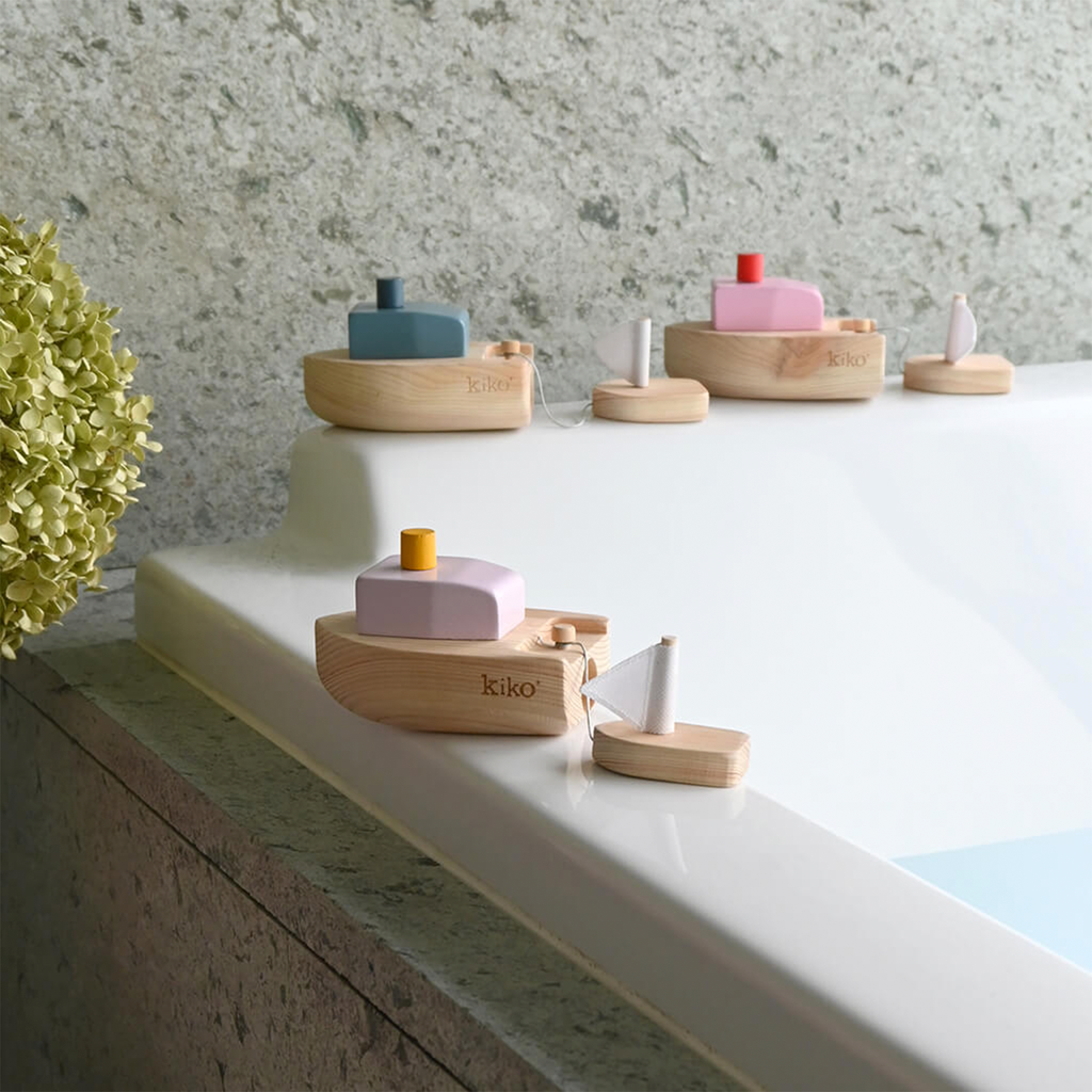 Wooden Wind-Up Boat - Lavender